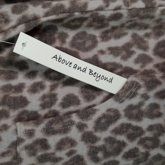 Above and beyond : Women's hoodie pullover leopard print 1x - Picture 5 of 6
